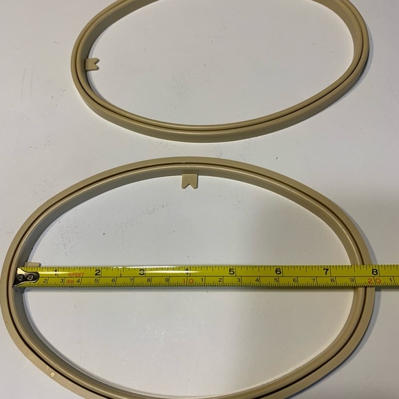 New Berlin Set of Two Plastic 5.5 x 8 Cross Stitch Plastic Frame - Picture 4 of 6